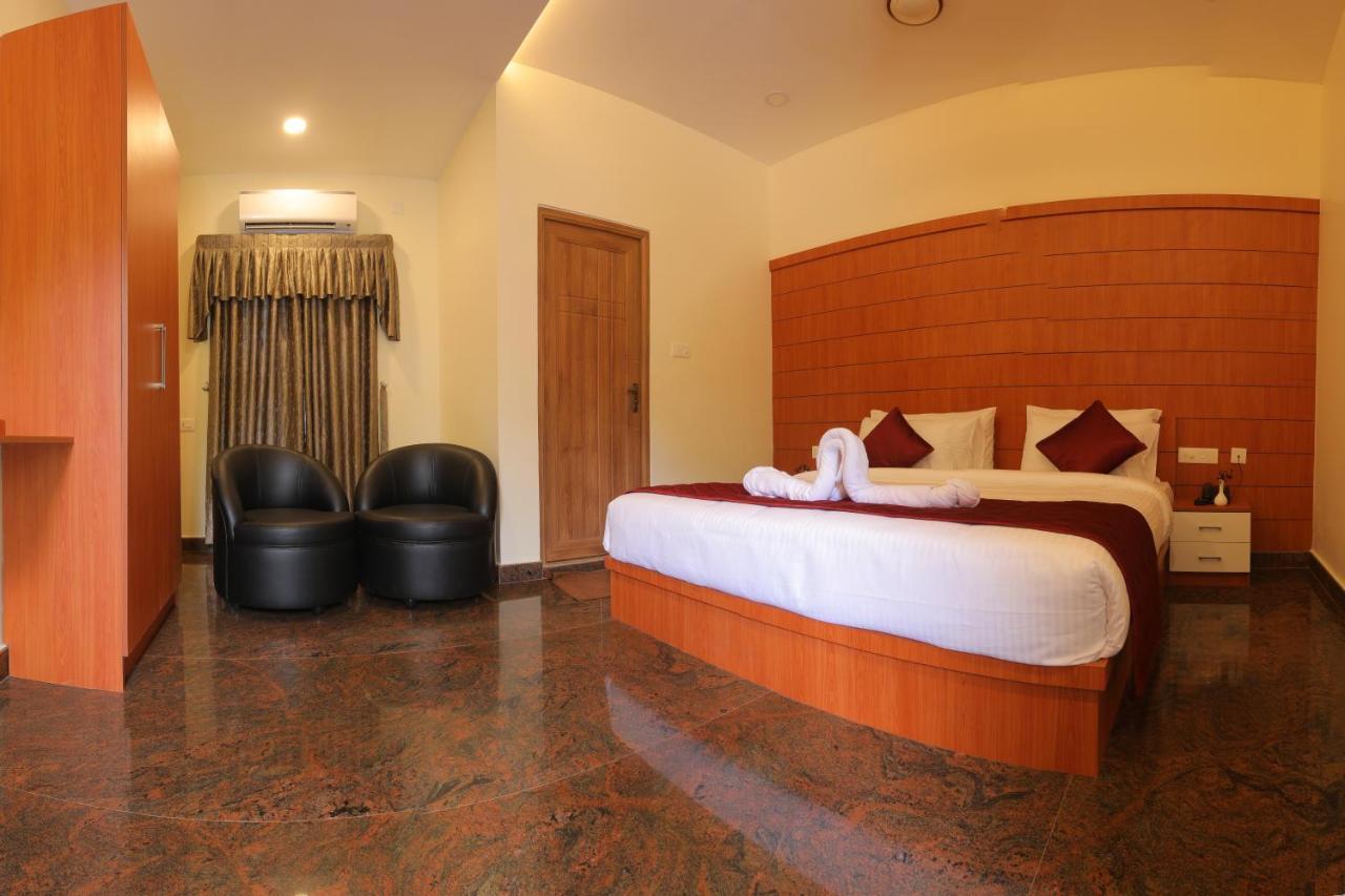 Thenmala Hormuz Inn Kolattupuzha Exteriér fotografie