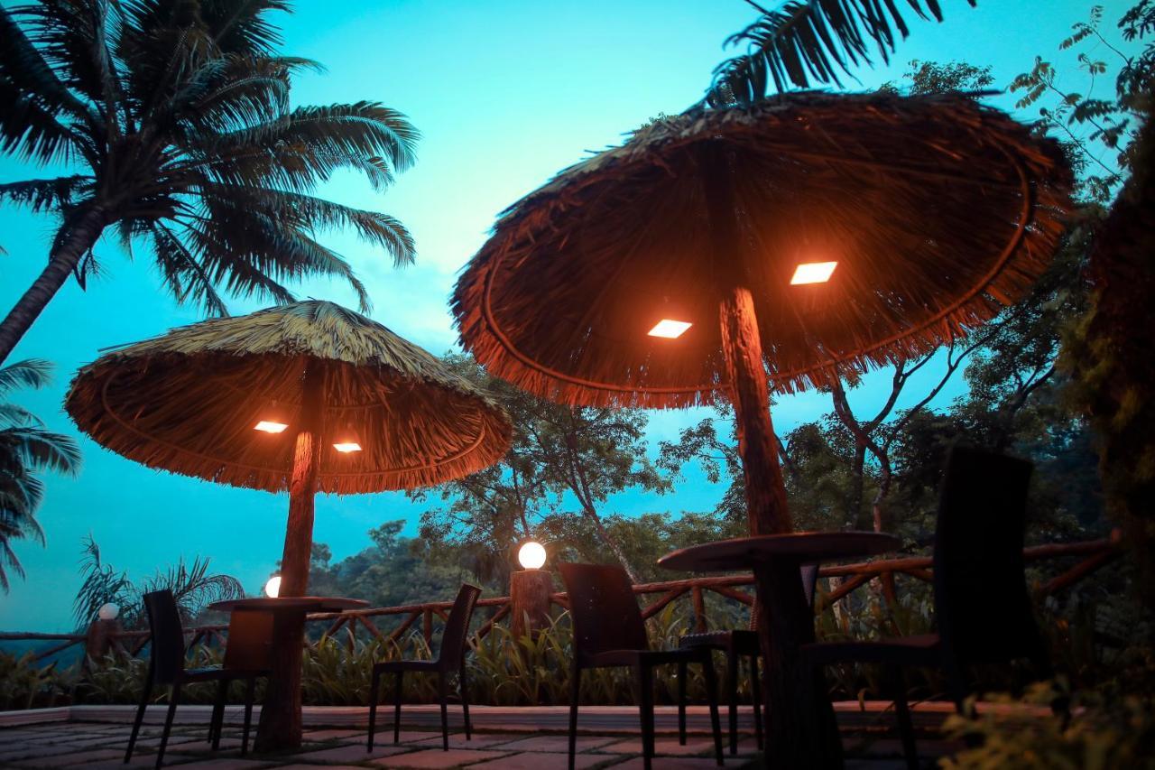 Thenmala Hormuz Inn Kolattupuzha Exteriér fotografie